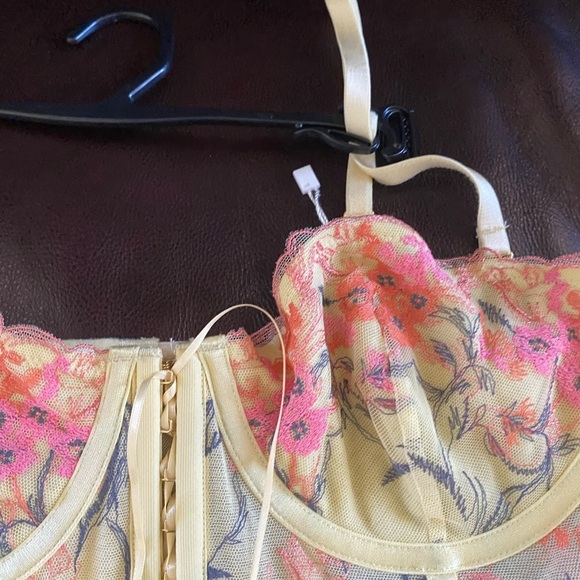 Out From Under Floral Yellow Semi Sheer Mesh Embroidered Coquette Bustier L - Picture 6 of 14